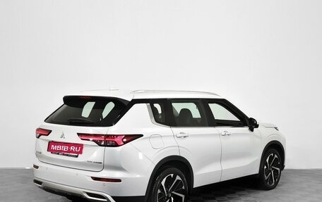 Mitsubishi Outlander, 2023 год, 3 999 000 рублей, 6 фотография