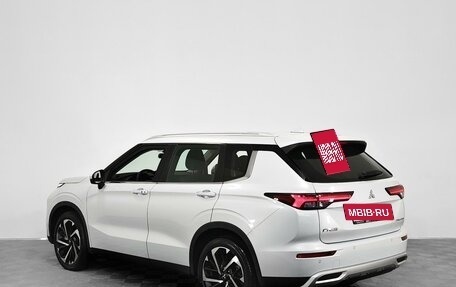 Mitsubishi Outlander, 2023 год, 3 999 000 рублей, 4 фотография