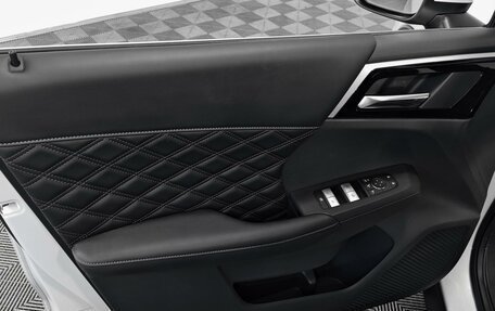 Mitsubishi Outlander, 2023 год, 3 999 000 рублей, 16 фотография