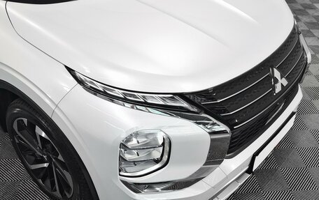 Mitsubishi Outlander, 2023 год, 3 999 000 рублей, 19 фотография