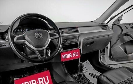 Skoda Rapid I, 2015 год, 1 365 000 рублей, 7 фотография