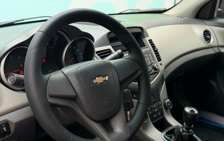 Chevrolet Cruze II, 2010 год, 895 000 рублей, 16 фотография