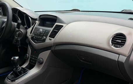 Chevrolet Cruze II, 2010 год, 895 000 рублей, 21 фотография