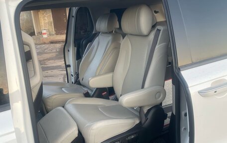 KIA Carnival, 2020 год, 6 800 000 рублей, 4 фотография