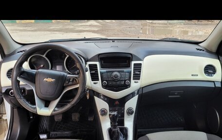 Chevrolet Cruze II, 2012 год, 610 000 рублей, 9 фотография