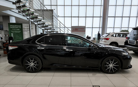 Toyota Camry, 2018 год, 2 415 000 рублей, 5 фотография