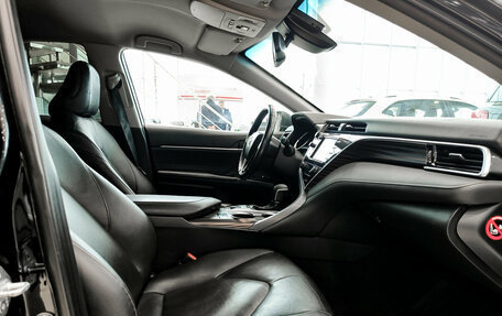 Toyota Camry, 2018 год, 2 415 000 рублей, 13 фотография