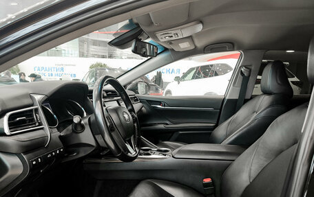 Toyota Camry, 2018 год, 2 415 000 рублей, 20 фотография