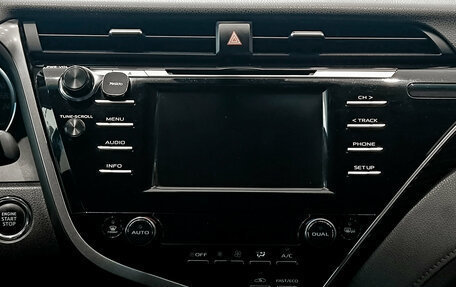 Toyota Camry, 2018 год, 2 415 000 рублей, 18 фотография