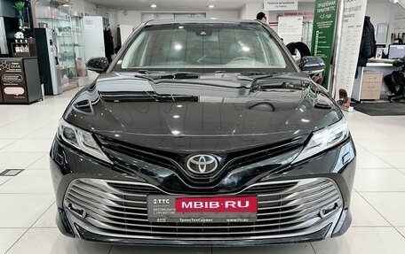 Toyota Camry, 2018 год, 2 415 000 рублей, 2 фотография