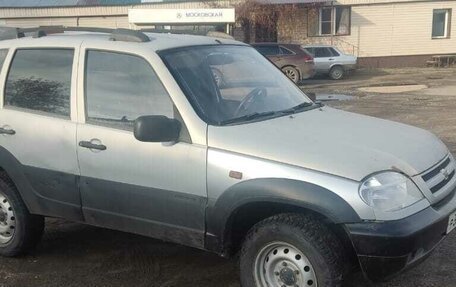 Chevrolet Niva I рестайлинг, 2005 год, 250 000 рублей, 2 фотография