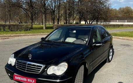 Mercedes-Benz C-Класс, 2003 год, 750 000 рублей, 3 фотография