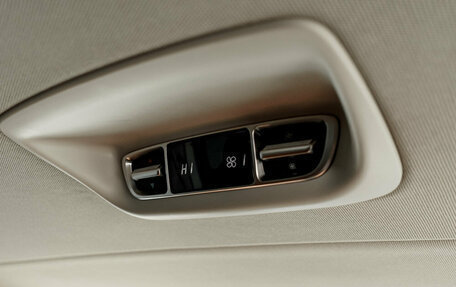 Mercedes-Benz V-Класс, 2018 год, 4 350 000 рублей, 29 фотография