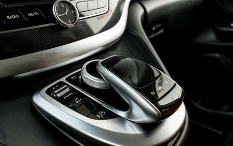 Mercedes-Benz V-Класс, 2018 год, 4 350 000 рублей, 25 фотография