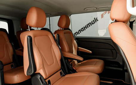 Mercedes-Benz V-Класс, 2018 год, 4 350 000 рублей, 27 фотография