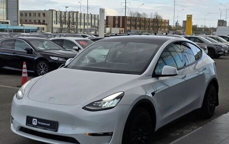 Tesla Model Y I, 2021 год, 4 000 000 рублей, 3 фотография