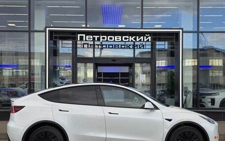 Tesla Model Y I, 2021 год, 4 000 000 рублей, 6 фотография