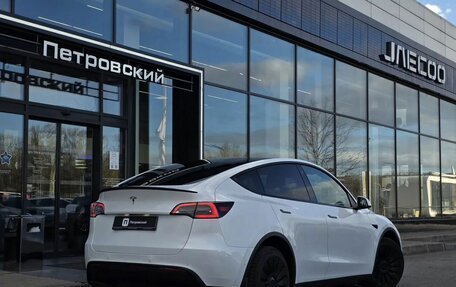 Tesla Model Y I, 2021 год, 4 000 000 рублей, 25 фотография