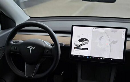 Tesla Model Y I, 2021 год, 4 000 000 рублей, 22 фотография