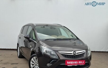 Opel Zafira C рестайлинг, 2014 год, 1 050 000 рублей, 3 фотография