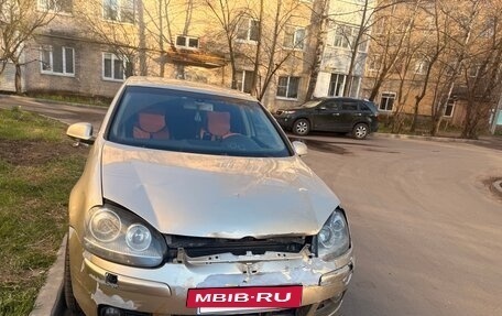 Volkswagen Golf V, 2004 год, 370 000 рублей, 3 фотография