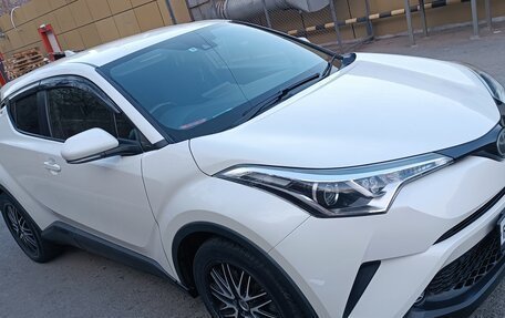 Toyota C-HR I рестайлинг, 2017 год, 1 550 000 рублей, 9 фотография