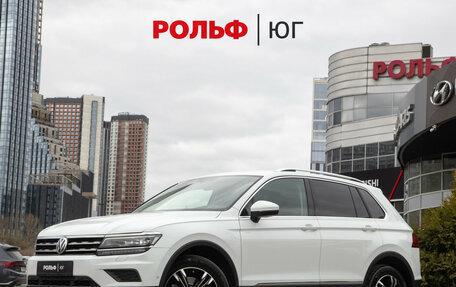 Volkswagen Tiguan II, 2018 год, 2 798 000 рублей, 1 фотография