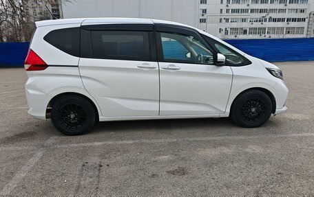 Honda Freed II, 2021 год, 2 000 000 рублей, 15 фотография