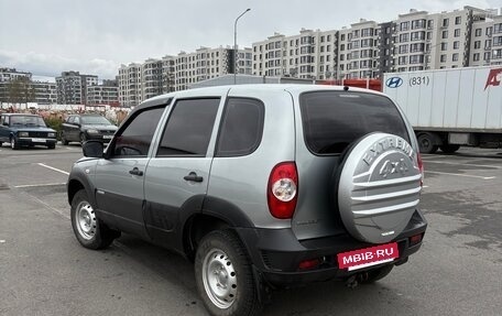Chevrolet Niva I рестайлинг, 2015 год, 790 000 рублей, 5 фотография