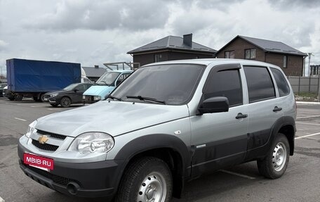 Chevrolet Niva I рестайлинг, 2015 год, 790 000 рублей, 3 фотография