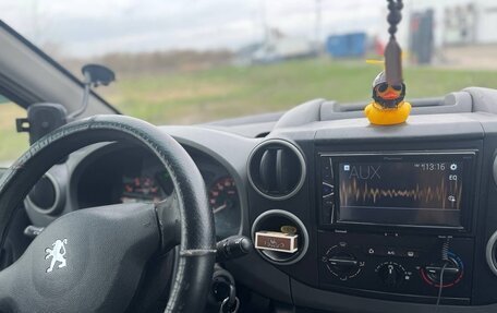 Peugeot Partner II рестайлинг 2, 2010 год, 570 000 рублей, 13 фотография