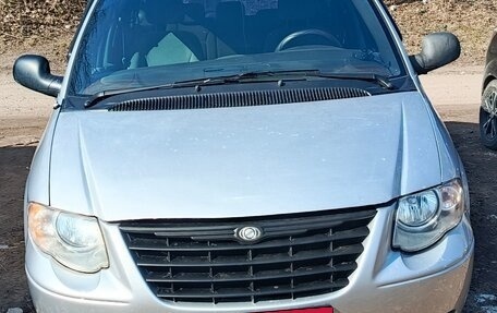 Chrysler Town & Country IV, 2005 год, 680 000 рублей, 11 фотография