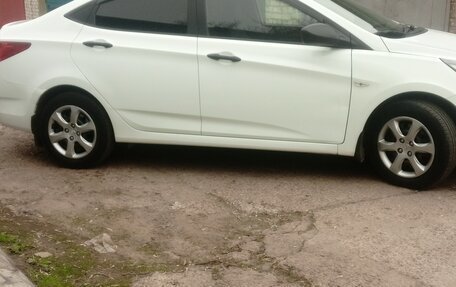 Hyundai Solaris II рестайлинг, 2013 год, 1 000 050 рублей, 3 фотография