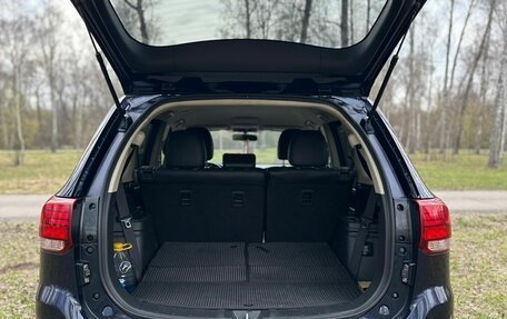 Mitsubishi Outlander III рестайлинг 3, 2019 год, 2 450 000 рублей, 10 фотография