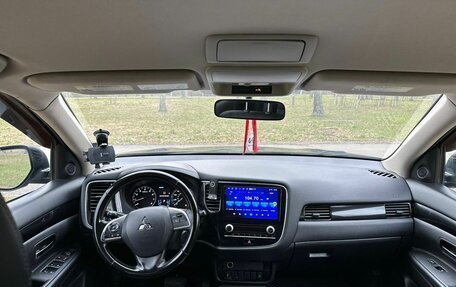 Mitsubishi Outlander III рестайлинг 3, 2019 год, 2 450 000 рублей, 2 фотография