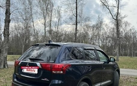 Mitsubishi Outlander III рестайлинг 3, 2019 год, 2 450 000 рублей, 8 фотография