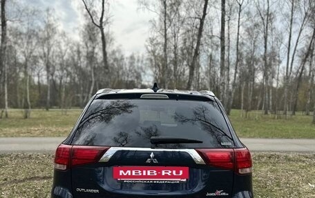 Mitsubishi Outlander III рестайлинг 3, 2019 год, 2 450 000 рублей, 9 фотография