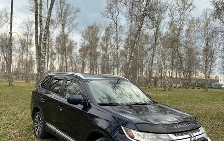 Mitsubishi Outlander III рестайлинг 3, 2019 год, 2 450 000 рублей, 5 фотография