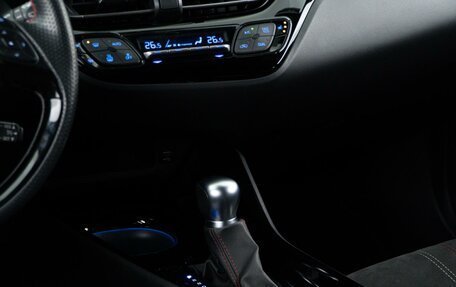 Toyota C-HR I рестайлинг, 2021 год, 3 922 046 рублей, 18 фотография