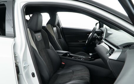 Toyota C-HR I рестайлинг, 2021 год, 3 922 046 рублей, 8 фотография