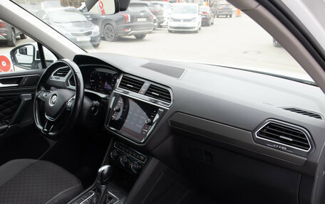 Volkswagen Tiguan II, 2018 год, 2 798 000 рублей, 7 фотография