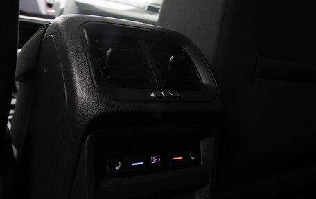 Volkswagen Tiguan II, 2018 год, 2 798 000 рублей, 20 фотография