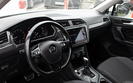 Volkswagen Tiguan II, 2018 год, 2 798 000 рублей, 11 фотография