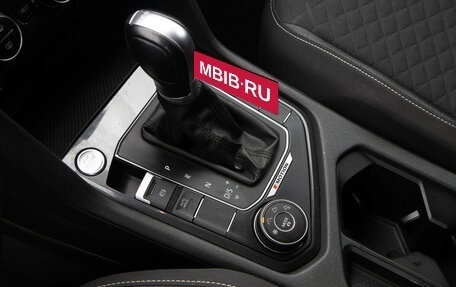 Volkswagen Tiguan II, 2018 год, 2 798 000 рублей, 15 фотография