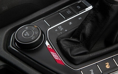 Volkswagen Tiguan II, 2018 год, 2 798 000 рублей, 18 фотография