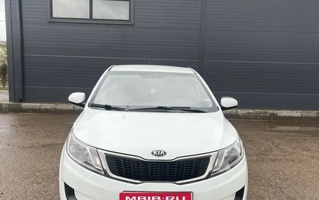 KIA Rio III рестайлинг, 2014 год, 880 000 рублей, 1 фотография