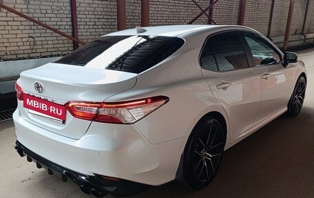 Toyota Camry, 2021 год, 3 550 000 рублей, 3 фотография