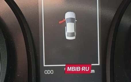 Toyota Camry, 2021 год, 3 550 000 рублей, 10 фотография