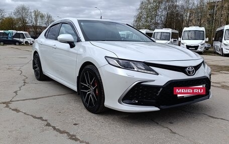 Toyota Camry, 2021 год, 3 550 000 рублей, 17 фотография