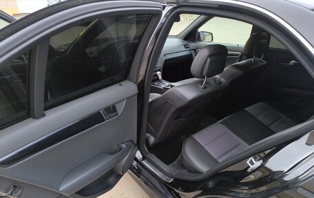 Mercedes-Benz C-Класс, 2010 год, 900 000 рублей, 12 фотография